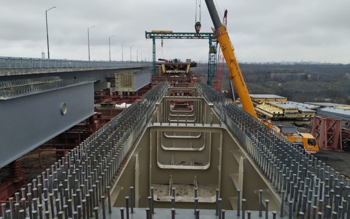 Мостові блоки для Запорізького мосту